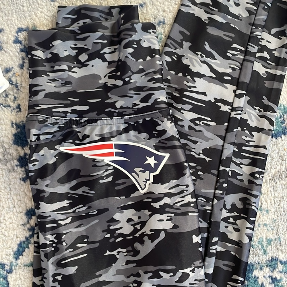 Patriots camo leggings NWT - Picture 2 of 2